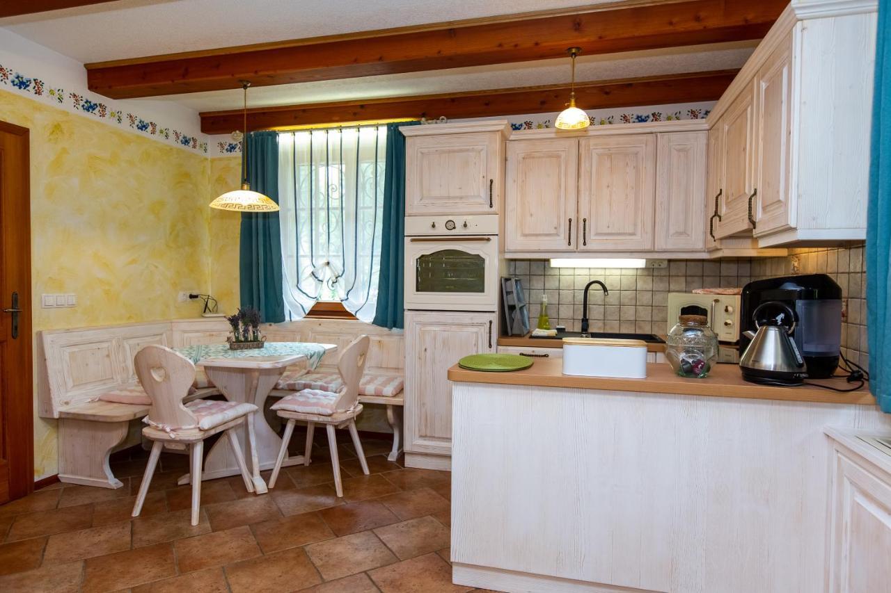 Apartment Pod Skalco Jesenice Eksteriør billede