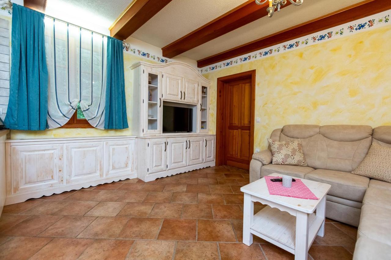 Apartment Pod Skalco Jesenice Eksteriør billede